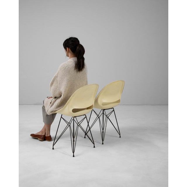 Beige 20th Century Czech Fiberglass Chairs By Miroslav Navratil For Vertex - A Pair For Sale - Image 8 of 18