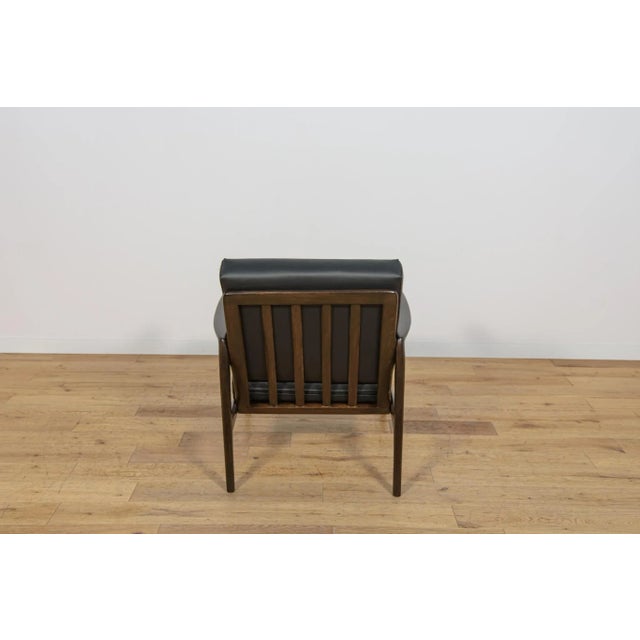 Model 300-139 Lounge Chair from Swarzędz Furniture Factory, Poland, 1960s For Sale - Image 9 of 18