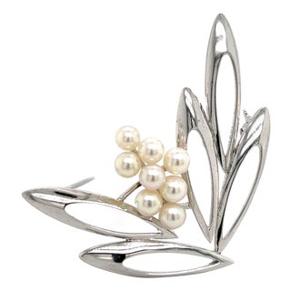 1990s Mikimoto Estate Akoya Pearl Brooch Pin Sterling Silver For Sale