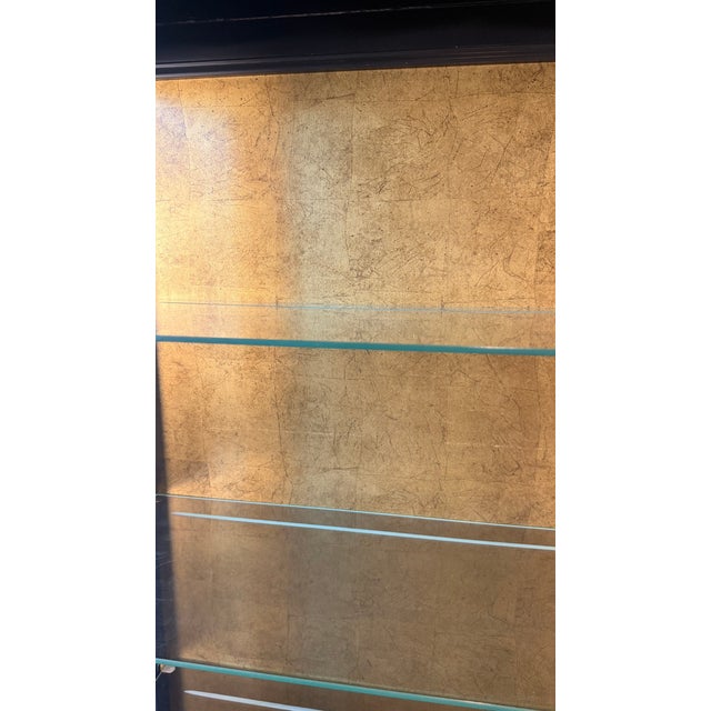 Drexel Heritage Chinoiserie Illuminated Curio Cabinet / Display Case With Gold Gilt Detailing For Sale - Image 10 of 15