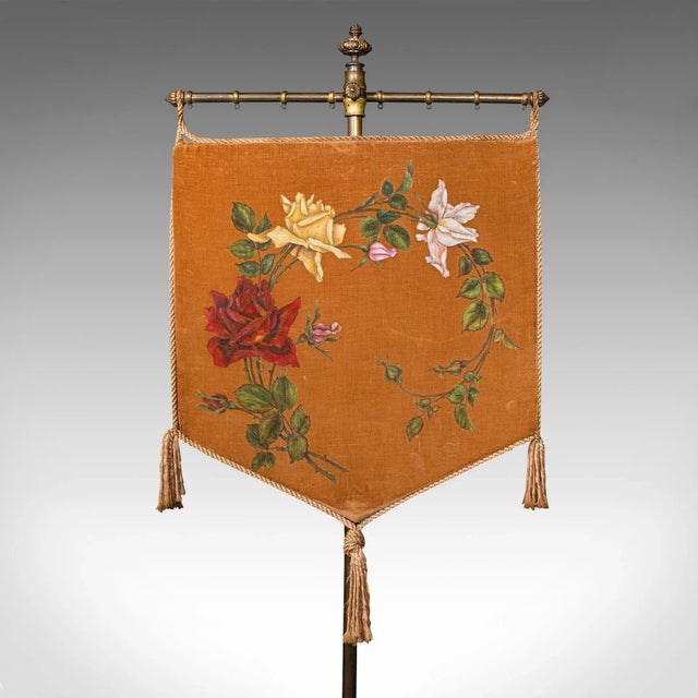 Wood 1830s Antique Regency English Walnut Pendant Pole Screen For Sale - Image 7 of 13