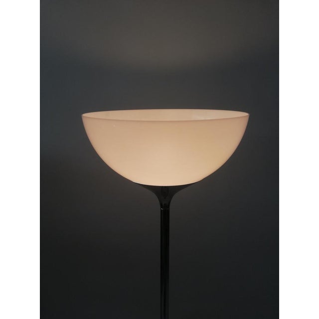Space Age Floor Lamp in White Acrylic and Chrome attributed to I Guzzini, Italy, 1970s For Sale - Image 6 of 13