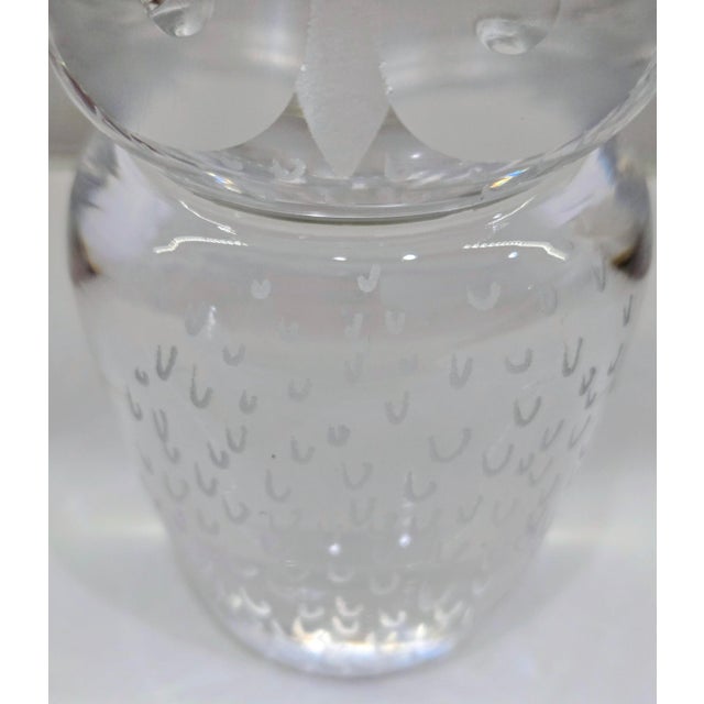 Kosta Sweden 1960s Glass Owl Paperweight Lg 2458 by Vicke Lindstrand, Vintage Etched Crystal Figurine For Sale In Dallas - Image 6 of 9