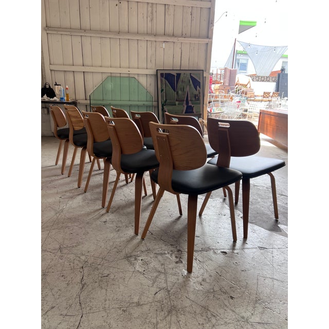 Mid Century Modern Bentwood and Leather Side Chair by Thonet For Sale - Image 11 of 14