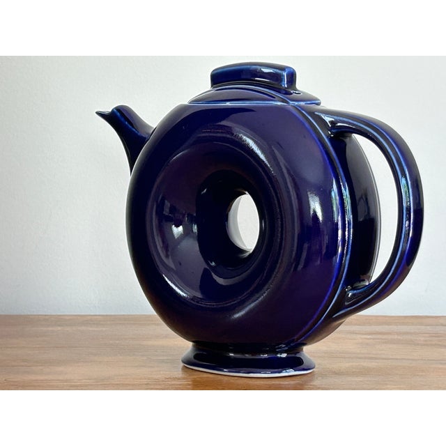 1950’s Hall China Company Made in the Usa Impeccable Iconic Vintage Cobalt Blue Doughnut Novelty Teapot For Sale - Image 10 of 18
