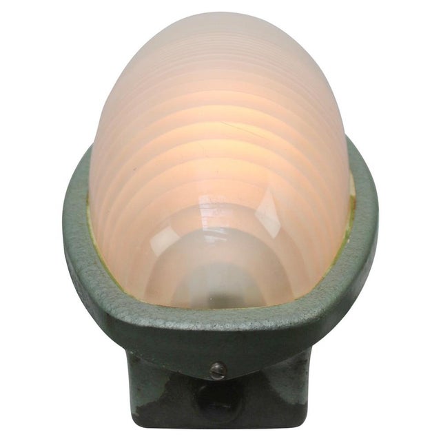 1950s Vintage Industrial French Green Cast Iron & Frosted Cut Glass Wall Light by Holophane, France For Sale - Image 5 of 9