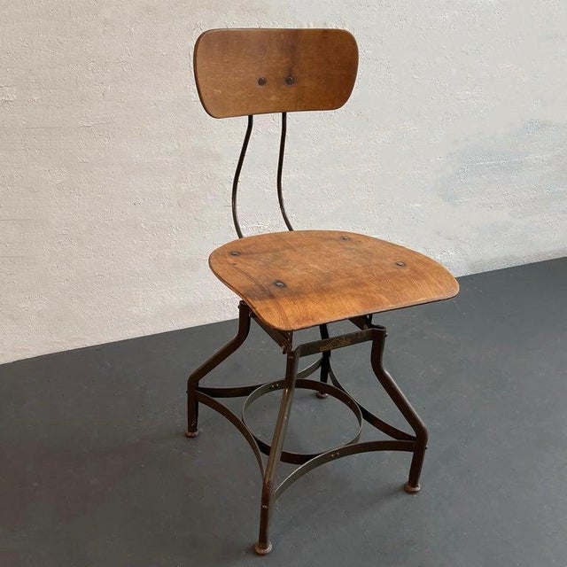 Wood 1940s Industrial Adjustable Shop Chair by Toledo Metal Furniture Co. For Sale - Image 7 of 9