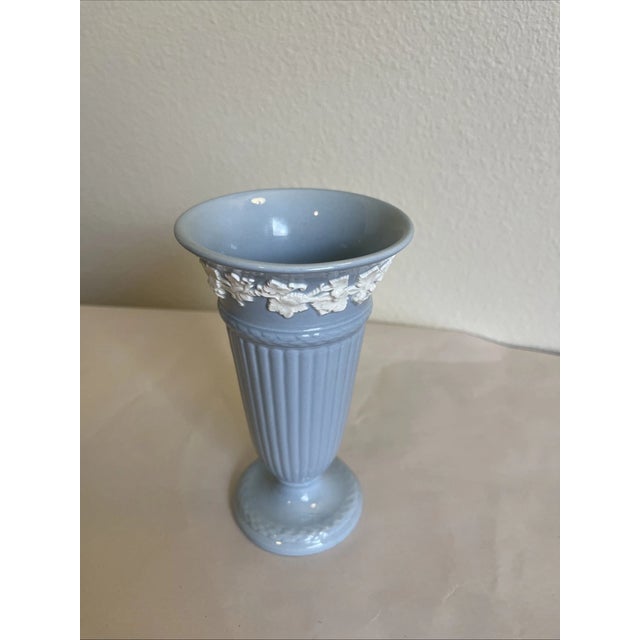 Enhance your collection with this **Vintage 1945 Wedgwood Queen’s Ware Blue Tulip Trumpet Vase**, a timeless example of...