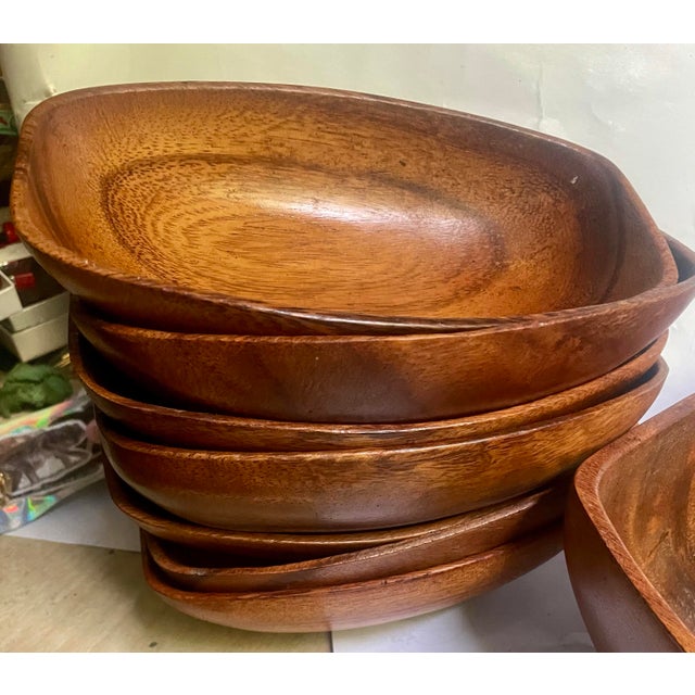 Mid 20th Century Monkeypod Wood Large Salad Set 6 Individual Bowls Lg Serving Bowl For Sale - Image 4 of 10