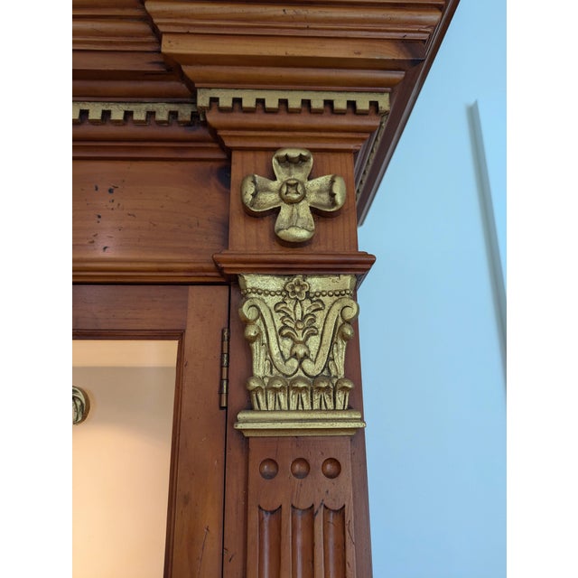1990s Baker Collector's Edition Pine Curio Display Cabinet W. Gold Gilt For Sale In West Palm - Image 6 of 12