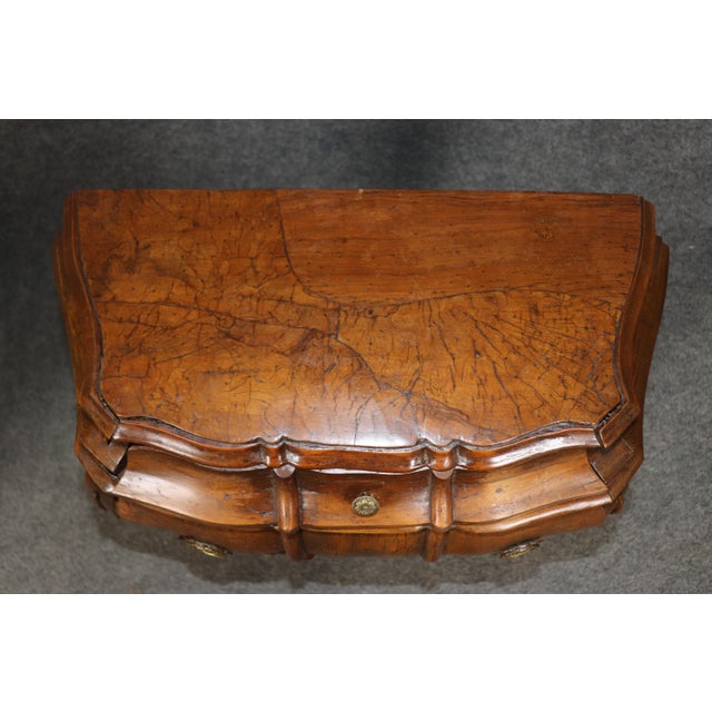 Pair of Antique Italian Baroque Style Brass Mounted Bombe Nightstands For Sale - Image 11 of 15