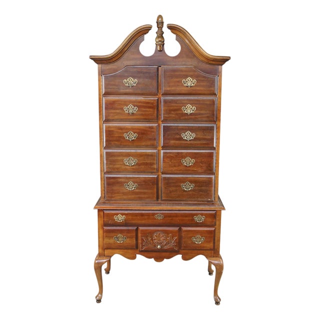 1980s American Drew Queen Anne Style Cherry Highboy Dry Bar Liquor Display Cabinet For Sale