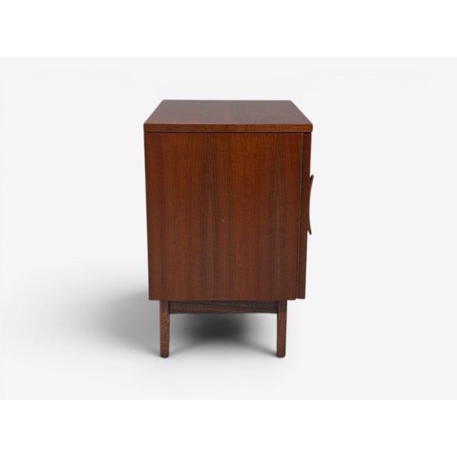 Young Manufacturing, Modern Nightstands, Walnut, Usa, 1960s For Sale - Image 14 of 14