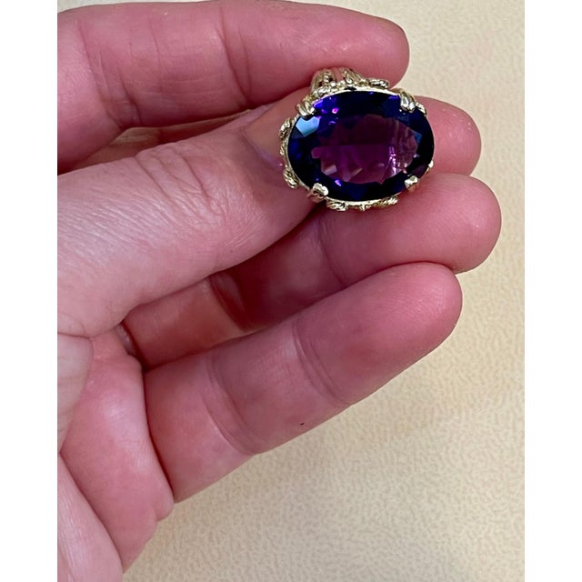 Metal 13 Carat Oval Bolivian Amethyst Cocktail Ring in 14 Karat Yellow Gold For Sale - Image 7 of 18