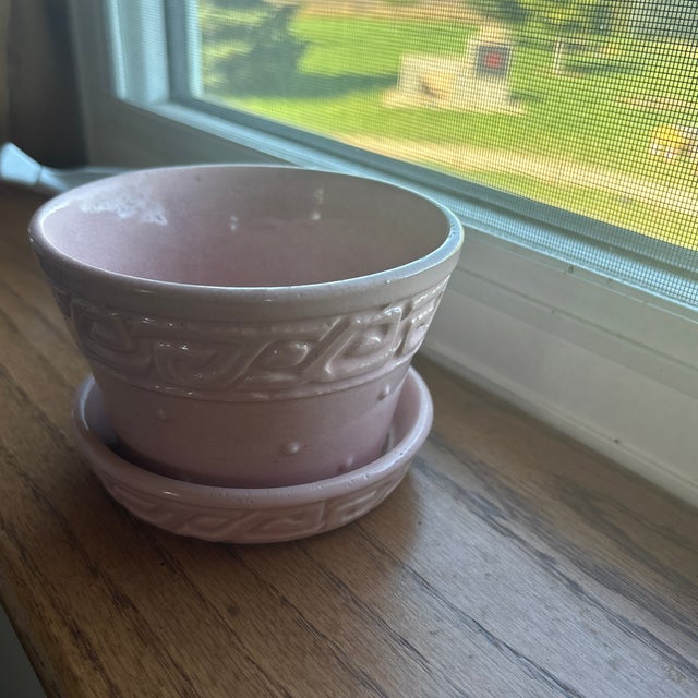 American 1940s McCoy Greek Key and Hobnail Pink Pottery Flowerpot For Sale - Image 3 of 6