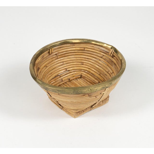 Wood Mid-Century Bowl in Rattan, Wicker and Brass, Italy, 1970s For Sale - Image 7 of 15
