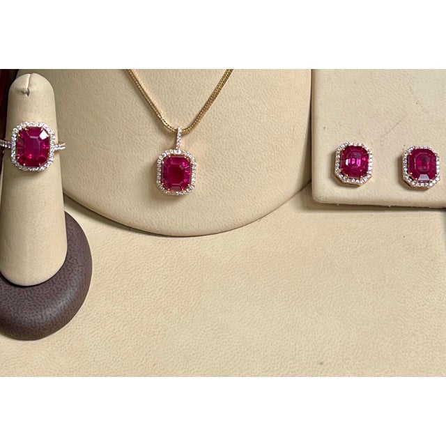 12 Carat Natural Burma Ruby and Diamond Earring in 18 Karat Yellow Gold For Sale - Image 11 of 18