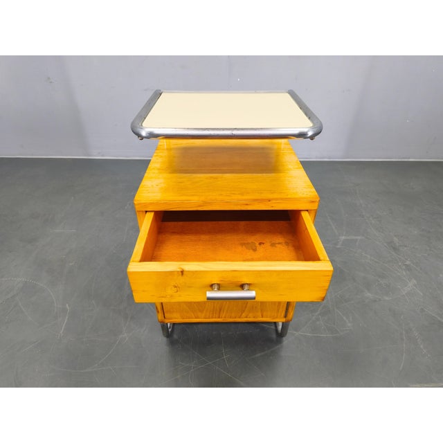 1930s Bauhaus Chrome Tubular Nightstand with Glass Top, 1930s For Sale - Image 5 of 18