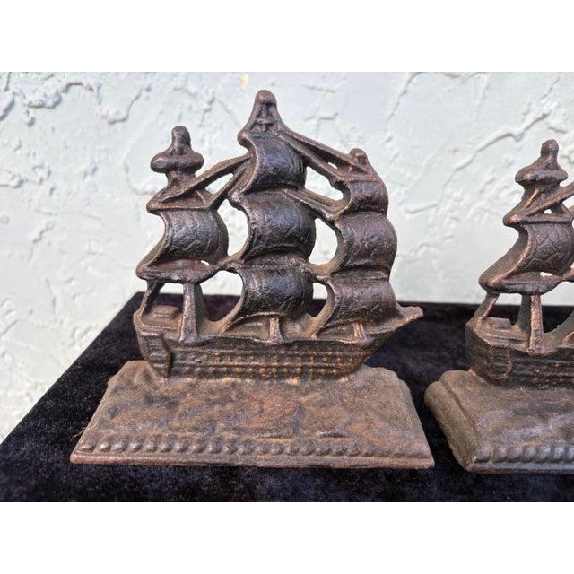 1940s Vintage Cast Iron Uss Constitution “Old Ironsides” Ship Bookends – Nautical Americana, Set of Two For Sale - Image 5 of 10