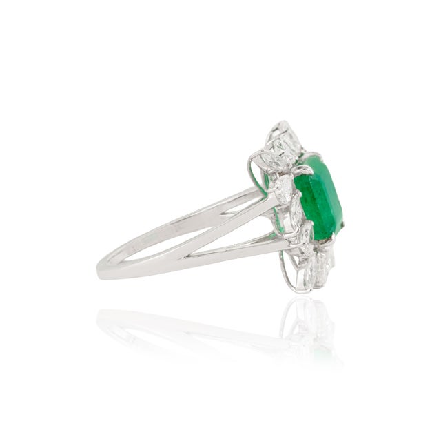 Metal 18k Gold 2.85ct Square Emerald & 1.19ct Diamond Cocktail Ring Size 4- Heirloom Jewelry For Sale - Image 7 of 17