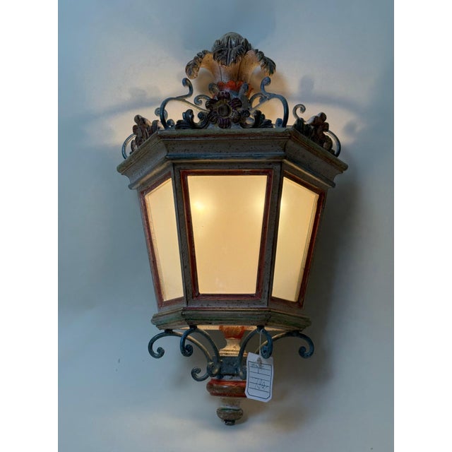 Hollywood Regency Italian Hand-Carved Lantern Wall Light, 1980s For Sale - Image 6 of 18