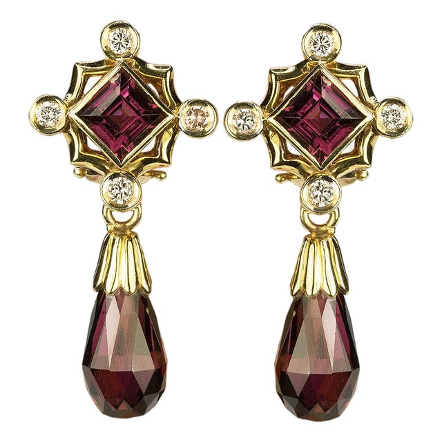 Late 20th Century Pair of 14k Earrrings For Sale