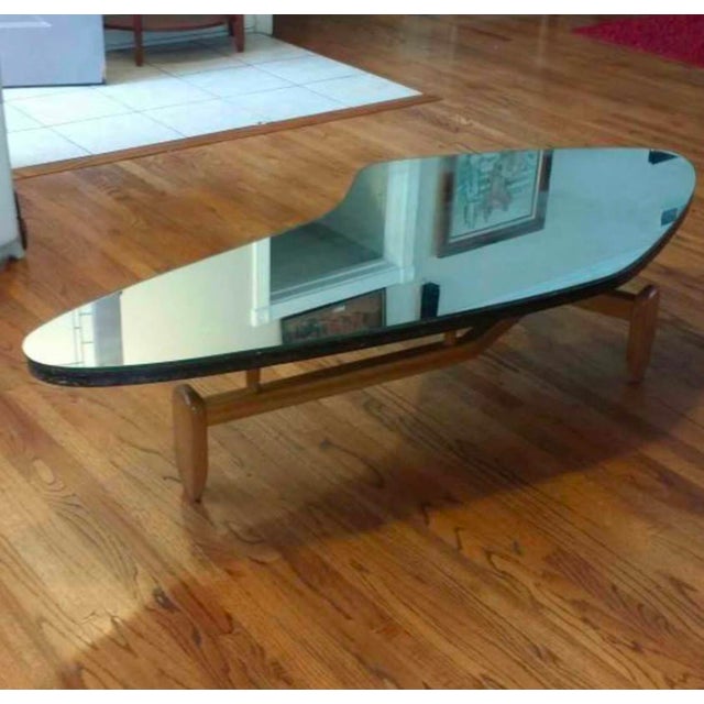 1960s Attributed to John Keal for Brown-Saltman Biomorphic Mahogany "Outrigger" Coffee Table For Sale In Los Angeles - Image 6 of 7