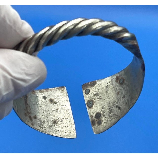 1990s Hmong Hill Tribe Silver Etched Bangle Cuff Bracelet Set, Vintage For Sale - Image 9 of 11