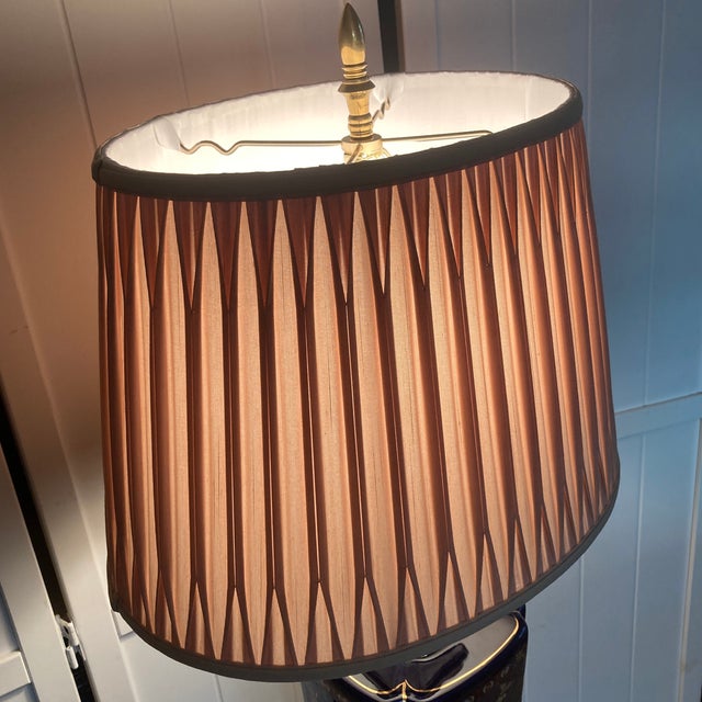 Metal Vintage 29” Hexagonal Chinoiserie Ceramic Table Lamp With Pleated Drum Shade For Sale - Image 7 of 12