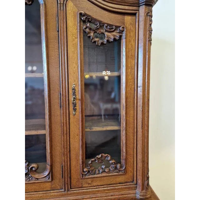 French Display Case in Oak, 1920s For Sale - Image 9 of 10