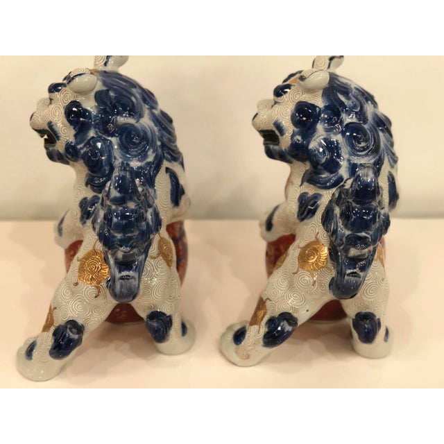 Vintage Blue and White Foo Dogs - a Pair For Sale In West Palm - Image 6 of 11