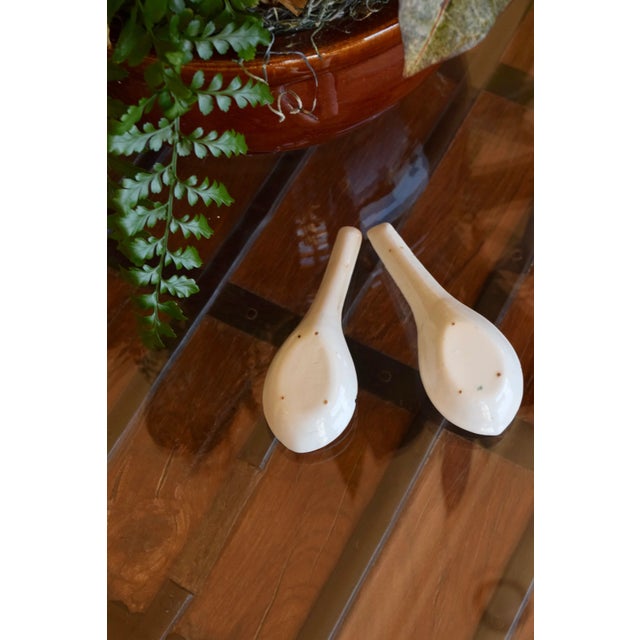 Early 20th Century Republic Period Chinese Porcelain Spoons - a Pair For Sale - Image 9 of 9