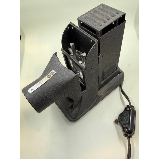 1940s Vintage 1940s Sve Picturol Miniature Slide Projector Model Rk - Industrial Display Prop For Sale - Image 5 of 5