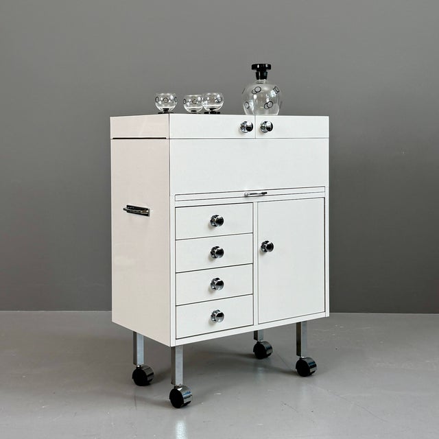 Workboy in White Synthetic Resin, 1970s For Sale - Image 9 of 17