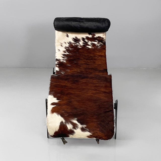 Cassina Italian Modern LC4 Chaise Lounge by Le Corbusier, Pierre Jeanneret and Charlotte Perriand for Cassina, 1970s For Sale - Image 4 of 18