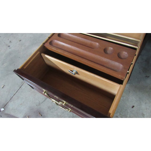 1980s Henkel Harris Executive Mahogany Desk Leather Amazing For Sale - Image 9 of 14