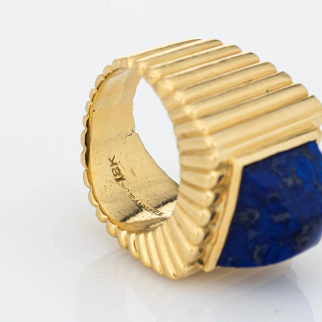 Metal Late 20th Century 70s Tiffany & Co Sugarloaf Lapis Lazuli Ring 18k Yellow Gold Sz 5 Square Ridged For Sale - Image 7 of 7
