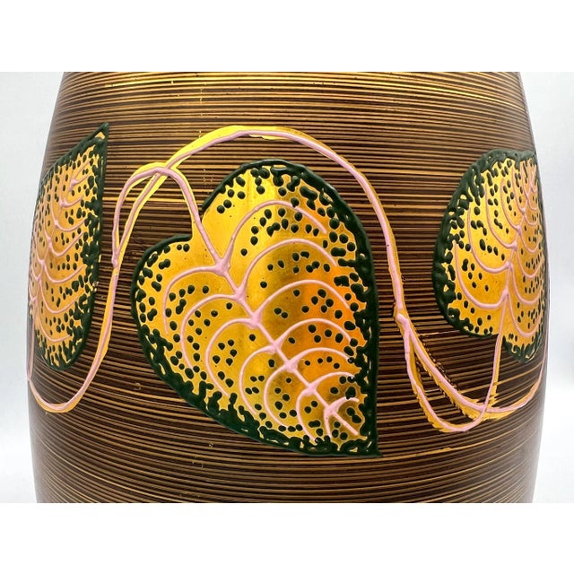 Vintage Oversized Gold Ceramic Vase With Leaf and Vine Motif – Hollywood Regency / Organic Luxe For Sale - Image 4 of 11