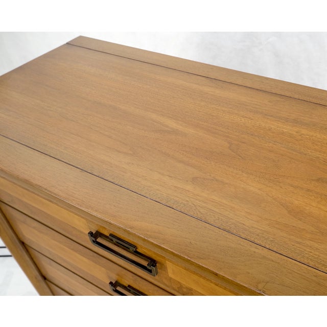American Mid-Century Modern Light Walnut Heavy Brass Drop Pulls 5 Drawer Chest For Sale - Image 10 of 12