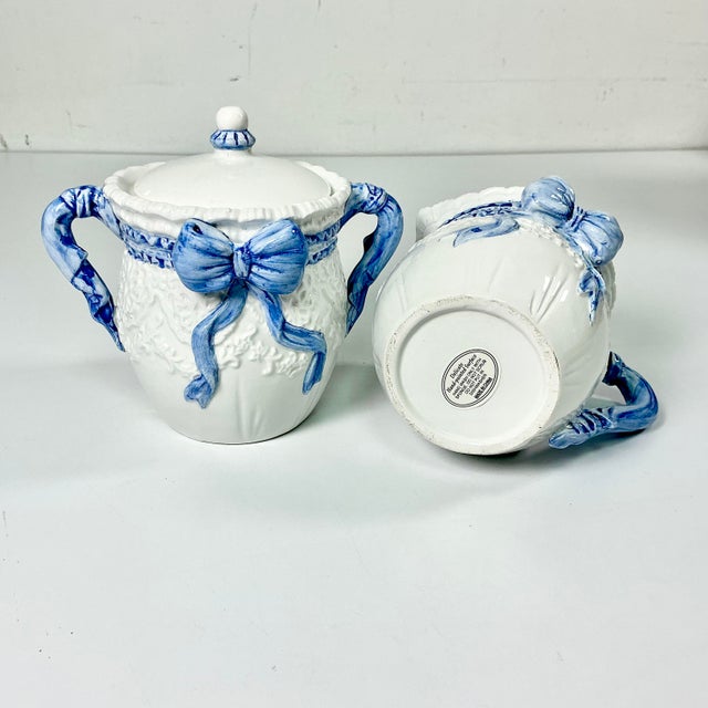 1980s Vintage Chippendale Hollywood Regency French Blue Ribbon & Bow Creamer and Covered Sugar Bowl - 2 Piece Set, After Fitz & Floyd For Sale - Image 12 of 13