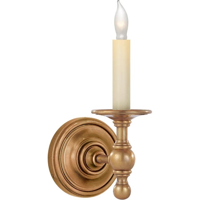 Classic Single Sconce in Hand-Rubbed Antique Brass Designer: Chapman & Myers Height: 8" Extension: 7" Backplate: 4.5"...