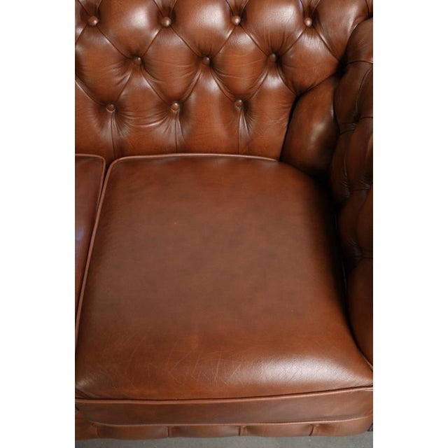 2000 - 2009 English Two-Seater Sofa in Cowhide Leather For Sale - Image 5 of 13