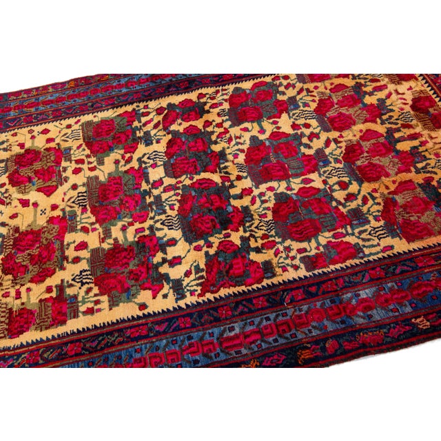1960s Vintage Floral Persian Bidjar Handmade Wool Rug in Tan and Red For Sale - Image 4 of 7