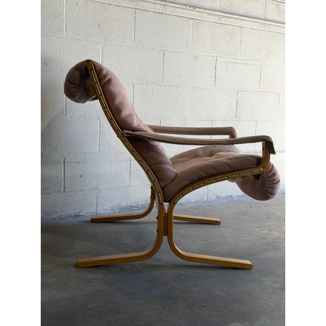 1970s Beechwood Bentwood Lounge Chair With Dusty Pink Upholstery Mid-Century Modern 1970s For Sale - Image 5 of 10