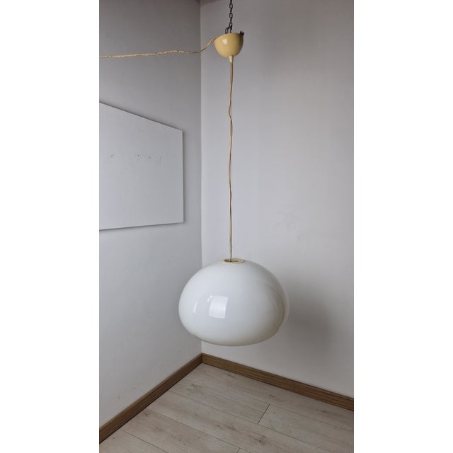 Black and White Opal Glass Chandelier by Achille and Pier Giacomo Castiglioni for Flos, 1960s For Sale - Image 13 of 17
