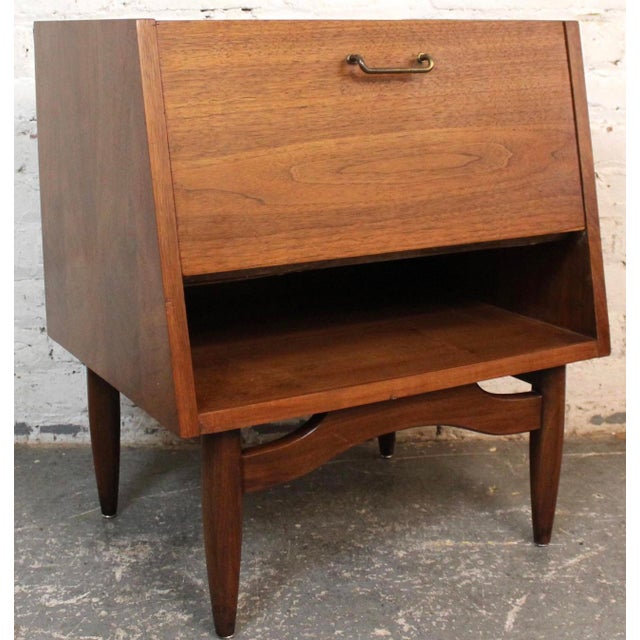 Wood Mid 20th Century Pair of 'Dania' Night Stands by Merton Gershun for American of Martinsville For Sale - Image 7 of 16