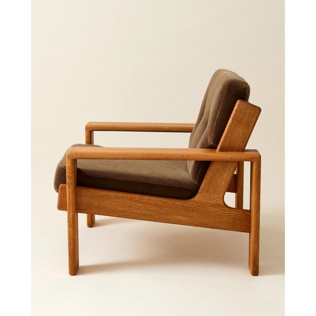 Mid-Century Modern Esko Pajamies Finnish Leather and Oak "Bonanza" Lounge Chairs, 1960s, a Pair For Sale - Image 3 of 9