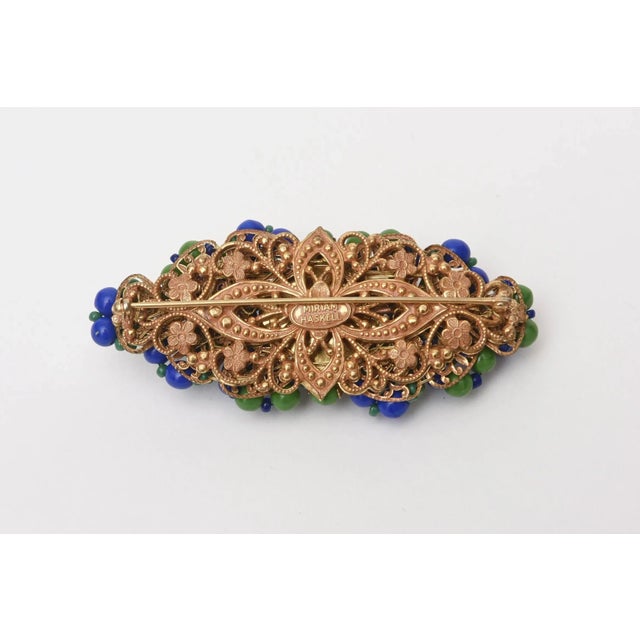 Vintage MIriam Haskell Abstract Resin Royal Blue and Green Bead Brooch Pin 50's For Sale In Miami - Image 6 of 8