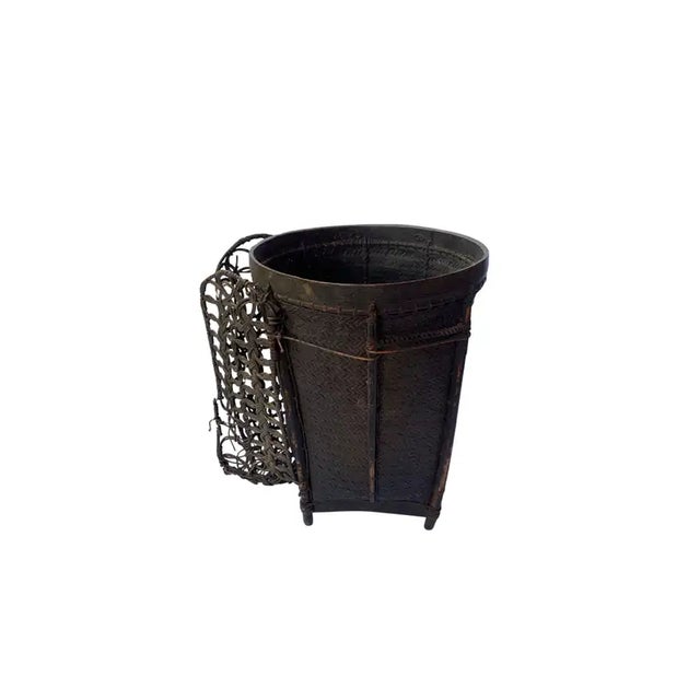 Vintage Rattan Basket Dayak Tribe Hand-Woven From Kalimantan, Borneo For Sale - Image 4 of 9