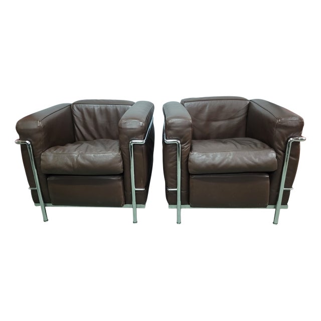 LC2 Leather Chairs by Le Corbusier, 1965, Set of 2 For Sale